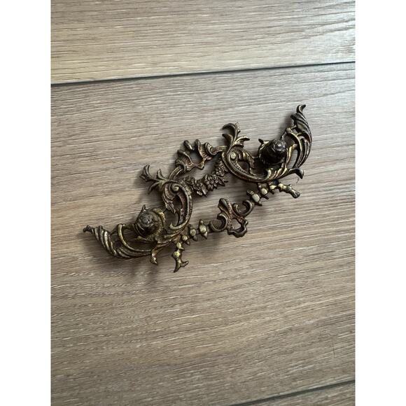 5 Antique French Provencial Brass Drawer Backplates Ornate Rococo Hardware READ - Picture 4 of 9
